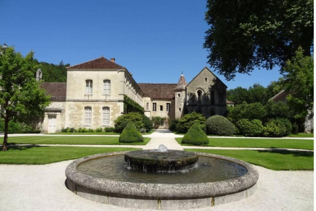 Charmante Maison Bourguignonne Avec Grand Jardin Et Parking Montbard Luaran gambar
